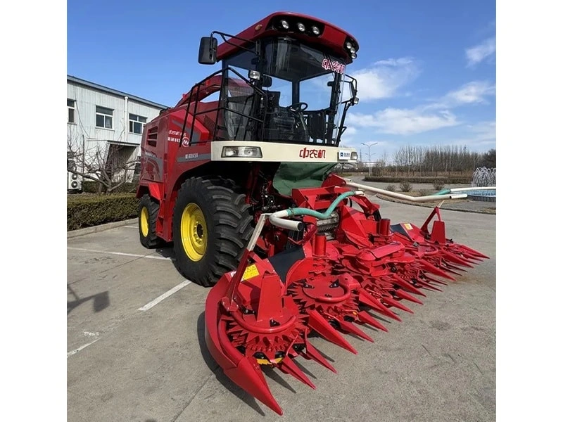 Self-propelled green fodder harvester