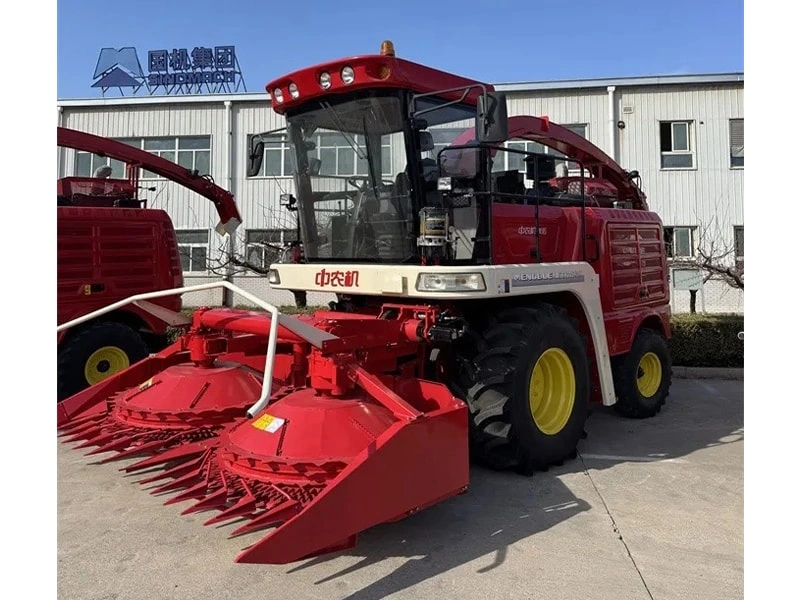 Self-propelled green fodder harvester