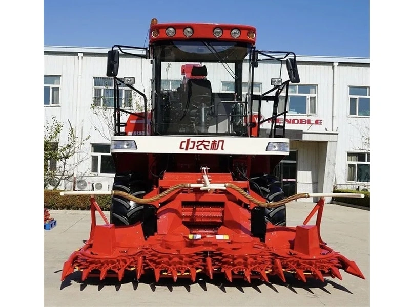 Self-propelled green fodder harvester